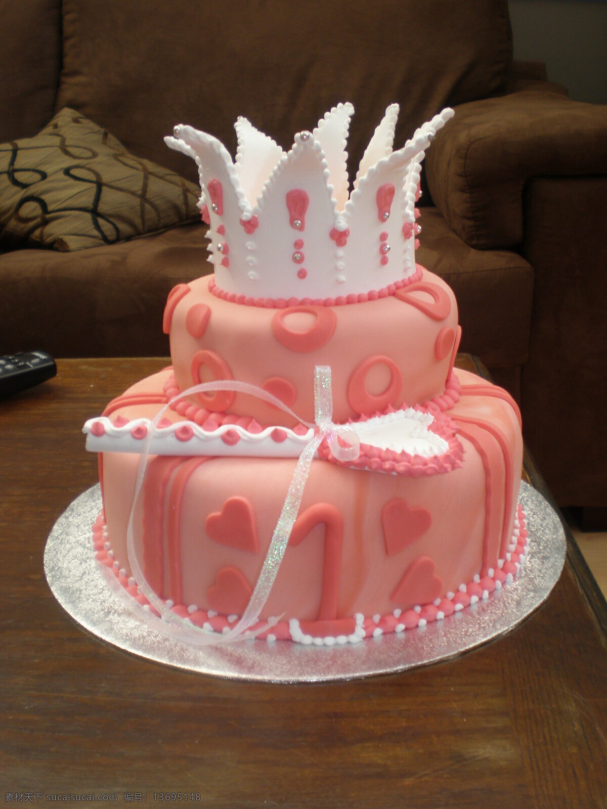 蛋糕 奶油蛋糕 双层蛋糕 创意蛋糕 造型蛋糕 梦幻蛋糕 皇冠蛋糕 西餐美食 餐饮美食