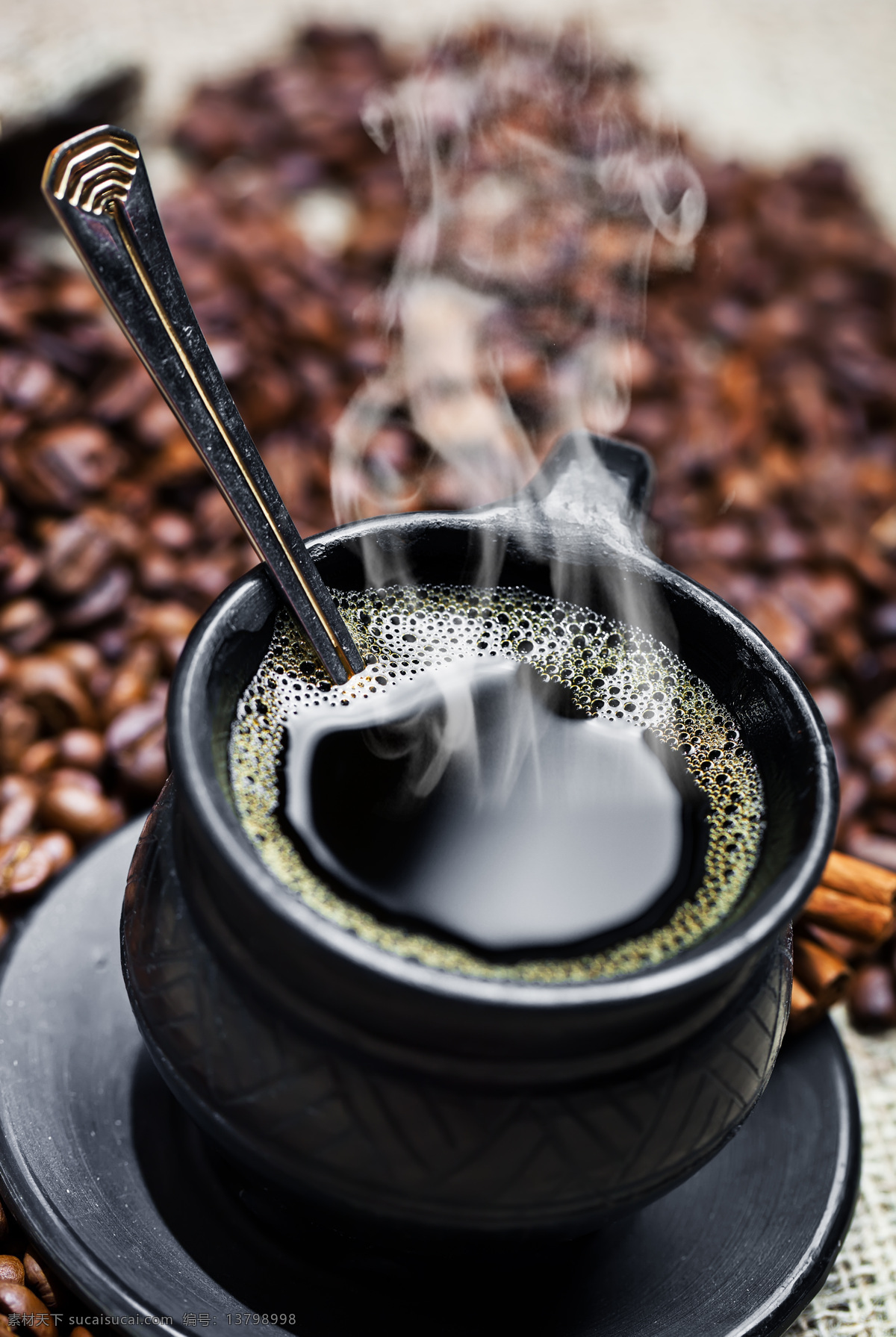热 咖啡 摄影图片 热咖啡 咖啡豆 咖啡原料 咖啡摄影 咖啡杯 其他类别 生活百科 黑色
