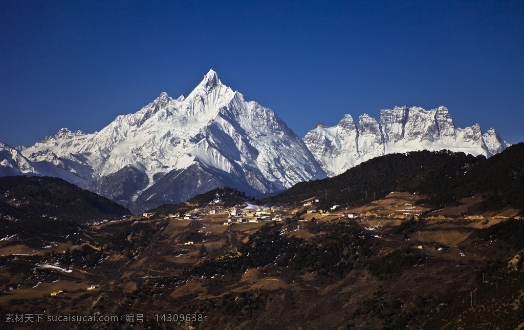 山与山的不同 蓝天 山 雪山 报影美丽 自然风景 自然景观