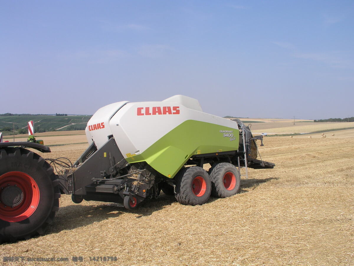 农机产品 拖拉机 克拉斯 打捆机 圆捆机 麦地 蓝天 打捆 现代科技 农业生产