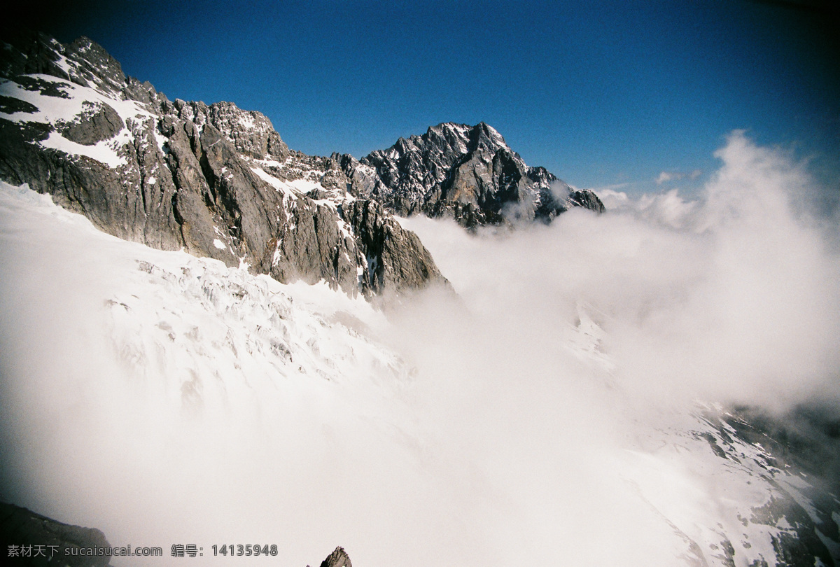 唯美 风景 风光 旅行 自然 云南 丽江 玉龙雪山 山 雪山 雪景 旅游摄影 国内旅游 灰色