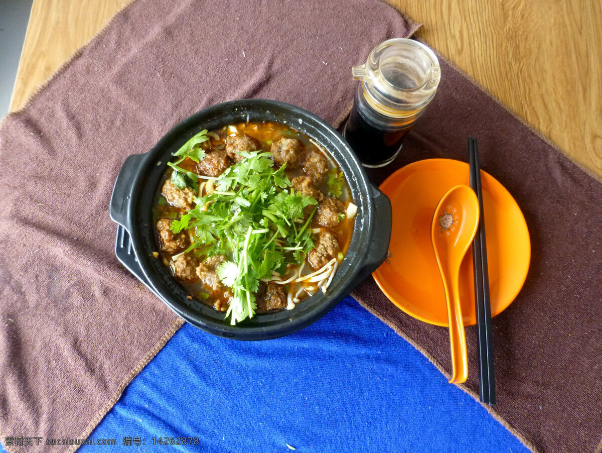 丸子砂锅 丸子 砂锅 荤砂锅 肉砂锅 餐饮美食 传统美食