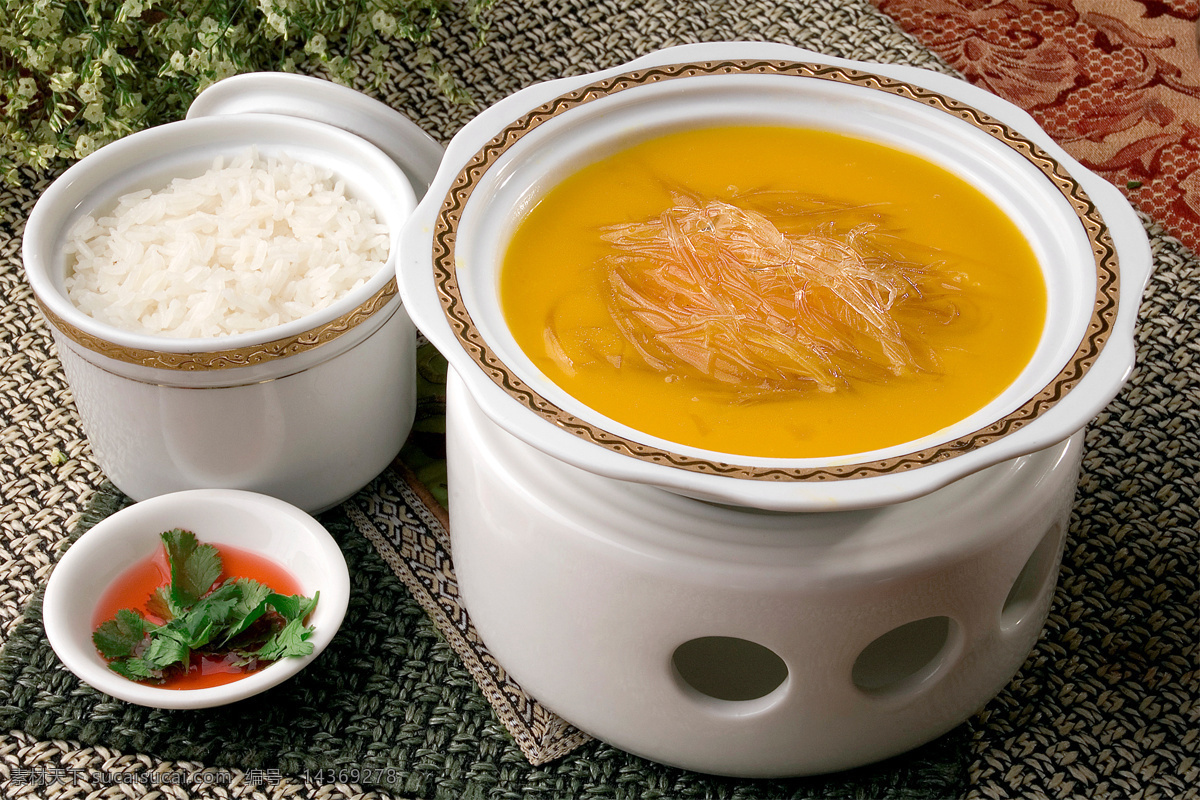 金汤鱼翅捞饭 美食 传统美食 餐饮美食 高清菜谱用图