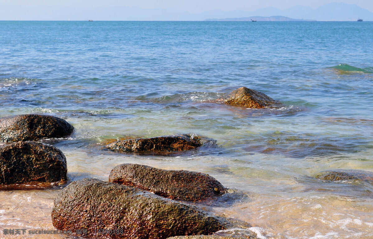 海边 海平面 海水 海滩 蓝色 石头 自然风景 自然景观 psd源文件