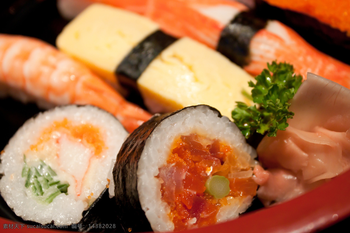 日本寿司 料理 寿司 日本料理 美食 饭团 生鱼片 料理店美食 手抓寿司 餐饮美食