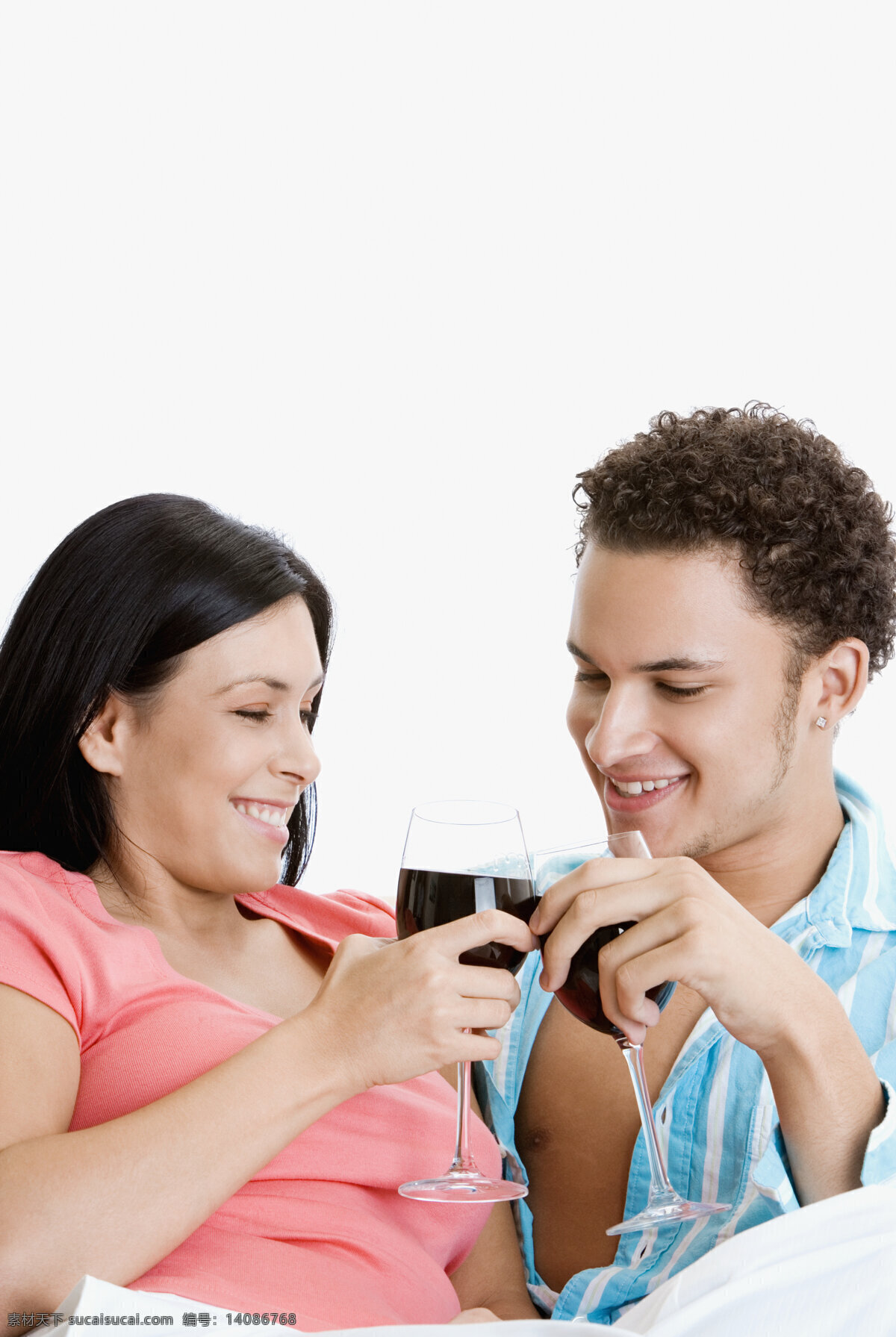 红酒 碰杯 亲密 男女 喝酒 庆祝 甜蜜 幸福 快乐 情侣 夫妻 国外男女 高清图片 情侣图片 人物图片